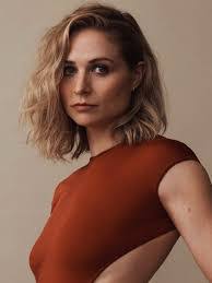 Niamh Mcgrath's Instagram, Twitter & Facebook