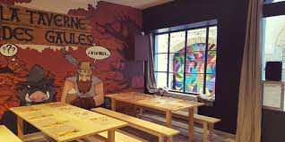 Guests can enjoy a buffet breakfast every morning at la taverne des deux augustins. La Taverne Des 3 Gaules Au Rhone