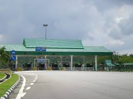 The plaza has welcomed guests from around the world to enjoy its magic at the castle on central park south browse the plaza's selection of hotel packages and special offers, designed with you in mind. Lipat Kajang Toll Plaza Plus Highway Mapio Net