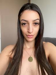BelleLouiseVp Cam Model Profile | Stripchat