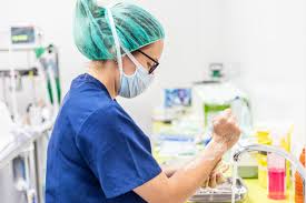 Cette formation s'adresse aux travailleurs de la santé et aux professionnels de la santé publique, car elle se concentre sur la prévention et la lutte contre les infections. Infection Prevention And Control Ipc For Covid 19 Focus
