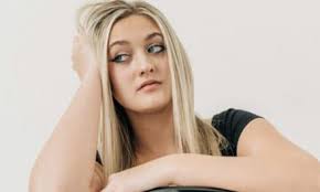 Maddy Davis Brings ANGST-RIDDEN Track “Sally! I Met A Boy” OFFERING  EXPLORING FALLING IN LOVE WITH THE WRONG PEOPLE IN LIFE