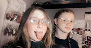 Is it just me that thinks I look exactly like Chappell Roan here? 🤣