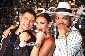 Татьяна навка, ани лорак, филипп киркоров, александр панайотов, роман игнатьев. Rolex Fejerverk I Zvezdnye Gosti Filipp Kirkorov I Dava Vypustili Klip I Ustroili Prezentaciyu Pokazyvaem Kak Ona Proshla