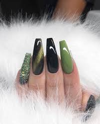 The lovely green nail art design is very impressive in appearance. Best Green Nail Designs That You Have To Try Immediately Today