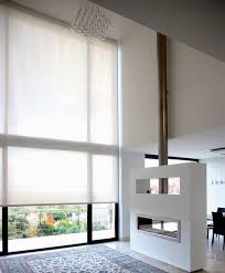 Découvrez notre sélection imposante de toiles de fenêtre de style contemporain. Quel Store Pour Grande Fenetre