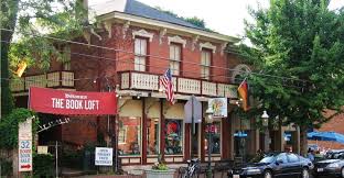 Turning Page How Indie Bookstores Have Mastered Social Media