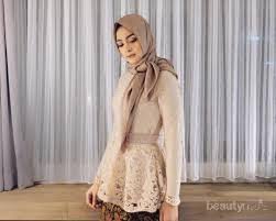 Hijab do wisuda simple photo : Tak Berlebihan Ini Tutorial Hijab Wisuda Simpel Kekinian Yang Bisa Kamu Buat Sendiri