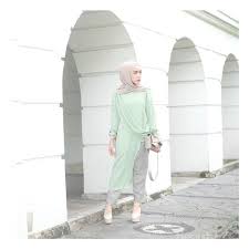 Warna pastel juga boleh dipadankan dengan ton warna yang lain. Cek Yuk Inspirasi Gaya Busana Kasual Dengan Warna Pastel Ala Selebgram Hamidah Rachmayanti