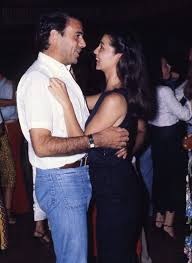 Más de cuatro décadas antes de ser el cantante español más internacional y la sorprendente pareja de mario vargas llosa ambos eran, respectivamente, un exfutbolista y la hija de una buena familia de manila. Isabel Preysler Y Carlos Falco Asi Fue Su Historia De Amor