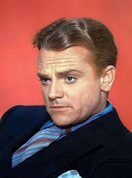 Remembering Delancey St. in 1932 with Cagney speaking Yiddish!