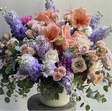Los Angeles Florist Flower Delivery By The Petal Workshop In 2020 Flower Delivery Flower Arrangements Fresh Flower Delivery