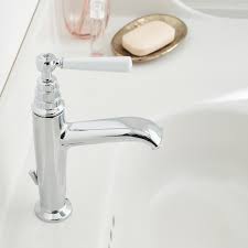Lavabo d'angle, lavabo compact, encastré. Robinet Lavabo Jacob Delafon Cleo