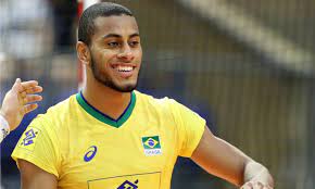 Earvin disputou o mundial de clubes. Lucarelli Diz Que Pegou Dicas Com Bruninho Sobre O Volei Jogado Na Italia