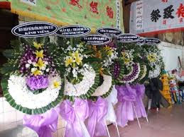 Vòng hoa chia buồn quận 4