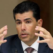 Eligen al cubanoamericano José Oliva para liderar la Cámara de Florida en  2018