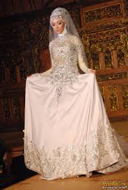 Moslem White Kebaya Designed By Devina Shanti Model By Virginia Dress Pesta Dresses Kebaya Dress