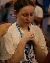 Nossa primeira sessão da Harvest School 25 foi cheia do fogo e da presença  do Espírito Santo! 🧯🔥, Alunos do mundo inteiro estão conosco aqui em  Fortaleza, aos pés de Jesus, e o nosso desejo é que, nos ...