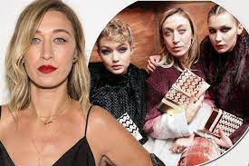 See more ideas about gigi hadid, hadid, gigi. Ø¨Ø§Ù„ØµÙˆØ± ØªØ¹Ø±ÙÙˆØ§ Ø§Ù„Ù‰ Ø§Ù„Ø£Ø®ØªÙŠÙ† ØºÙŠØ± Ø§Ù„Ø´Ù‚ÙŠÙ‚ØªÙŠÙ† Ù„Ù€ Ø¨ÙŠÙ„Ø§ ÙˆØ¬ÙŠØ¬ÙŠ Ø­Ø¯ÙŠØ¯ Ù…Ø¬Ù„Ø© Ø³ÙŠØ¯ØªÙŠ