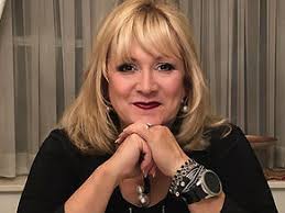 Karen Crisci's Instagram, Twitter & Facebook