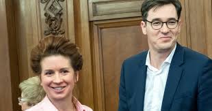 Kerületi, ahol viszont nem nyert az ellenzéki polgármesterjelölt tüttő kata. Karacsonyek Megtiltjak A Lanchid Hasznalatat Augusztus 20 An Demokrata