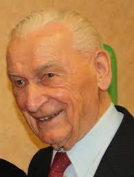 Ruth Kagan's Instagram, Twitter & Facebook