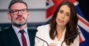 Perdana menteri new zealand, jacinda ardern berjaya menarik perhatian dunia apabila beliau 'turun padang' menemui keluarga mangsa tragedi tembakan di christchurch. Perdana Menteri New Zealand Pecat Menteri Kerana Skandal