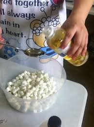 How To Make Marshmallow Cream Using Min Marshmallows Recipe Marshmallow Cream Homemade Marshmallow Fluff How To Make Marshmallows