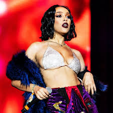 She is a rapper who first came to mainstream prominence by. A Timeline Of Doja Cat S Career From Tiktok To Alt Right