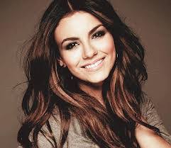 Autumn Devine's Instagram, Twitter & Facebook