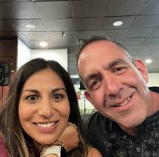 Cable flye technique: bend elbows or keep arms straight?