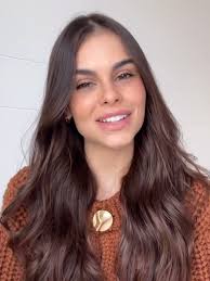 Helena Kissing Amanda