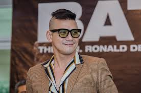 Robinhood ferdinand cariño padilla (born november 23, 1969)1 better known by his stage name robin padilla is a filipino film director, screenwriter, producer, martial artist and actor. Robin Padilla Calls Bato Dela Rosa S Story A Cinderella Man Tale