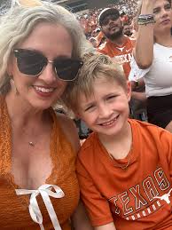 Thank you to Everyone who wished me a Happy Birthday yesterday!!! I had a  great day! Lunch at Sushi Fever with John Wayne Southerland! Free birthday  coffee and dinner. Paisley was under