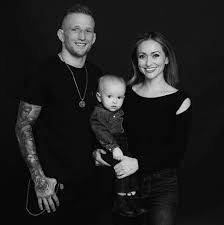 Barão was a huge favorite, but dillashaw won the fight in dominant fashion out striking barão in all five rounds, dillashaw won via tko in the fifth round to become the new ufc bantamweight champion. Know About T J Dillashaw Height Net Worth Ufc Title Wife