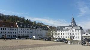 Gleich nach nikolaus ging es bei uns im gymnasium am schloss rund: Lohnt Sich Nur Wegen Der Aussicht Auf Saarbrucken Das Schloss Selbst Ist Keine Reise Wert Altstadt Saarbrucken Saarbrucken Reisebewertungen Tripadvisor