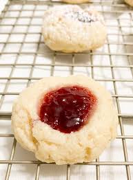 Your can and throw in two thirds cup you're, gonna measure out two thirds cup of the lucky leaf light apple or you find another brand that's fine and fill your high as much as you. Raspberry Thumbprint Cookies Weight Watchers