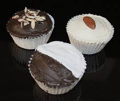 Black And White Mocha Cupcake Assorted Vanilla And Chocolate 3 Pk Fake Cake Fake Cupcakes Fake Wedding Cakes