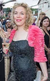 Doteď sociální sítě využívala hlavně pro komunikaci s fanoušky, zdá se však, že postoupila o level výše. Dagmar Havlovou Znaji Vsichni Podivejte Se Na Jeji Dceru Nejkrasnejsi Ceskou Soudkyni Onlyu