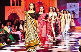 Page_1_Front_Late_Front 09.qxd