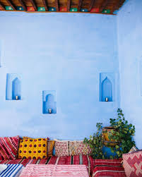 Cette peinture est en relation avec l'architecture. Terrasse Balcon Comment Les Transformer En Riad Marocain 360m2 Fr