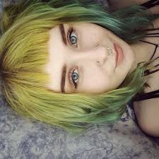 M0rphlne Mossyforestelf Okay I Took A Pic That I Actually Sort Of Like 50 Photos Later Absolutely Flawless Hair Styles Green Hair Hair Inspiration