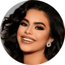 Belle Vang's Instagram, Twitter & Facebook