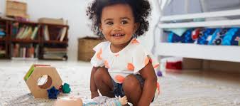 Help your toddlers develop fine and gross motor skills with these indoor activities! Indoor Activities For Babies Toddlers And Preschoolers Pampers