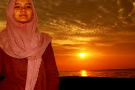 Video viral wanita ini curhat, ibunya diarak dan diikat di pohon, sempat dipukul saat mau menolong. Bintang Kejora Terbenam Di Ufuk Barat Kendal Sunset Keren Di Pantai Sendang Si Kucing Kendal Papabackpacker