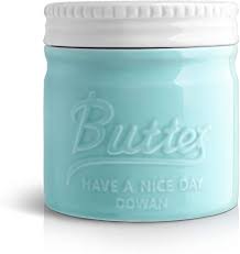 A french butter dish is a container used to maintain the freshness and spreadable consistency of butter without refrigeration. Dowan Porzellan Butter Keeper Crock Einmachglas Style Butter Crock French Butter Dish Mit Deckel Gepragter Butterbehalter Fur Weiche Butter Blau Amazon De