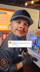 Armando el poke favorito de Mario Hart en @pokeboss.pe de Mercado 28  Miraflores 🏄🏻‍♂️🍚, ¿Listo para armar el tuyo? , #Somos28  #SomosExperiencias #AquíHayPlan