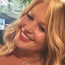 Can anyone recommend a good seamstress please. Thank you.