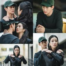 Netizens speculate that seo ye ji was abusive towards kim jung hyun, kim soo hyun, and yunho after looking back on a past blind item. Kim Soo Hyun And Seo Ye Ji Showcase Peculiar Chemistry With Unique Embrace In It S Okay To Not Be Okay Kpophit Kpop Hit