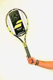 Denne tennisballen er en variant av roland garros ballen som brukes i french open, men forskjellen at denne er gjort for alle underlag. Reviewing The All New 2020 Babolat Pure Aero Vs Tennis Connected